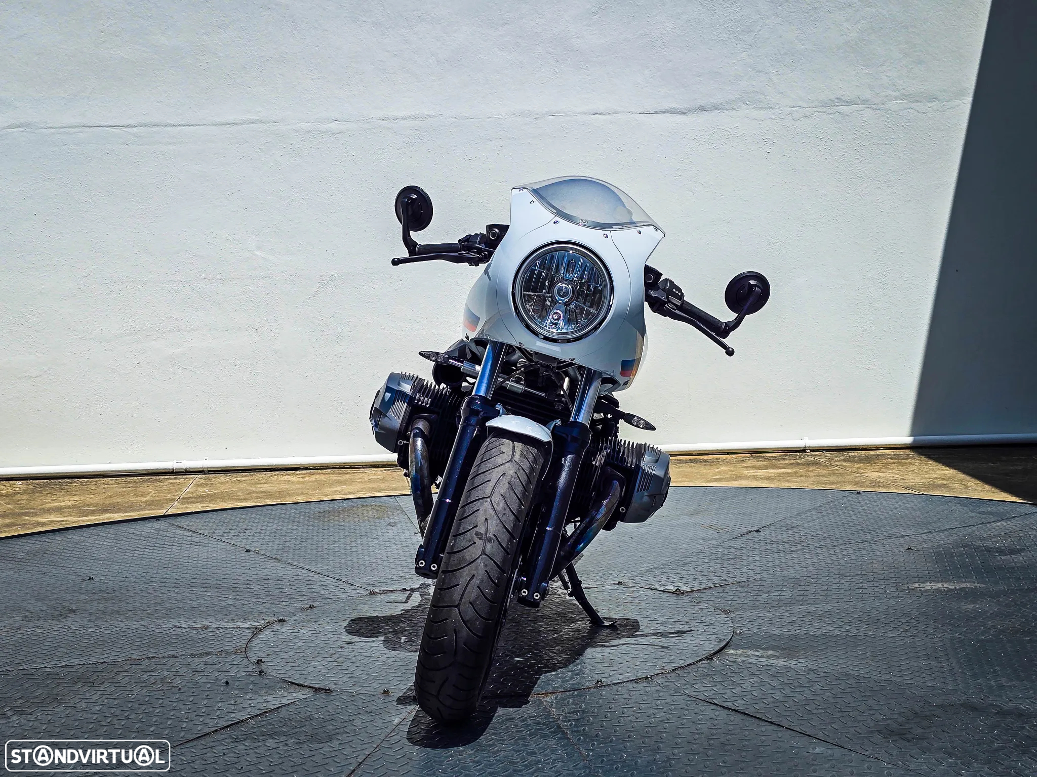 BMW R nineT Racer - 2