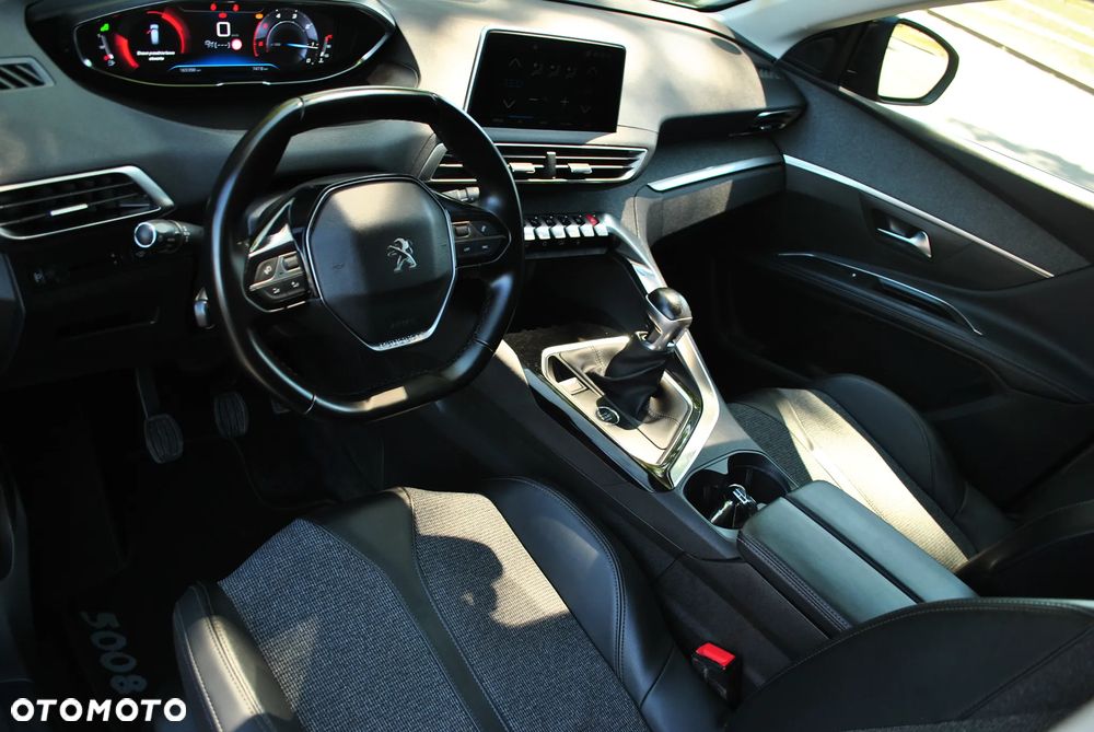 Peugeot 5008 - 10