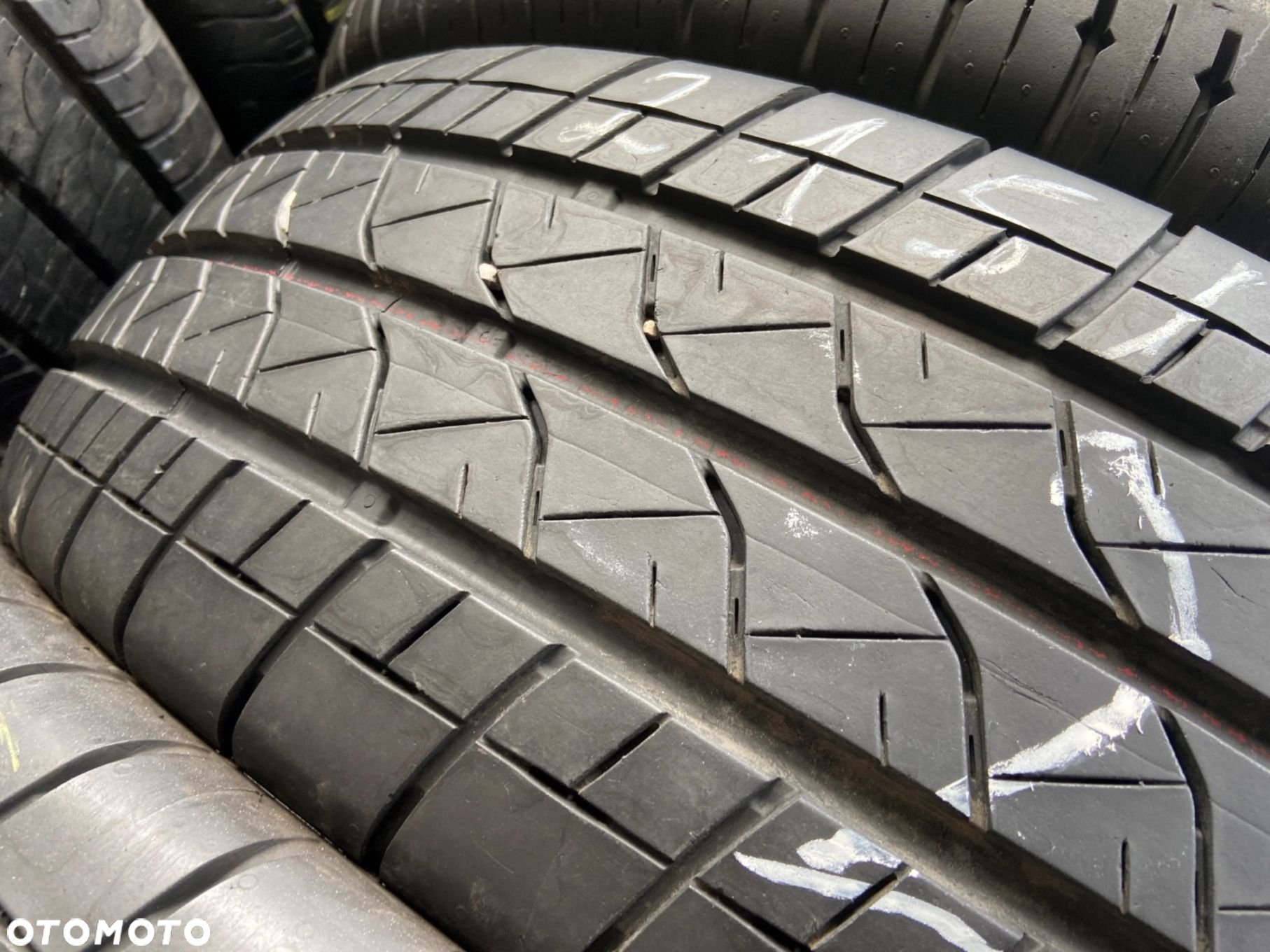 215/65/16C Bridgestone Duravis_6mm_2szt_(235) - 3