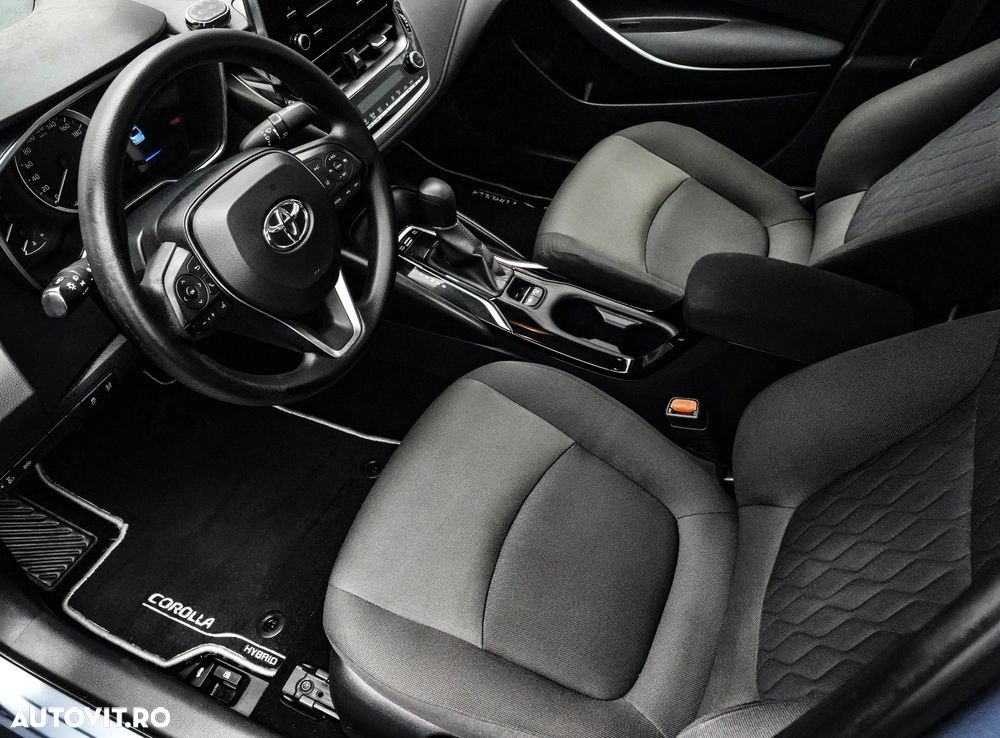 Toyota Corolla Sedan 1.8 HSD Dynamic Plus - 11