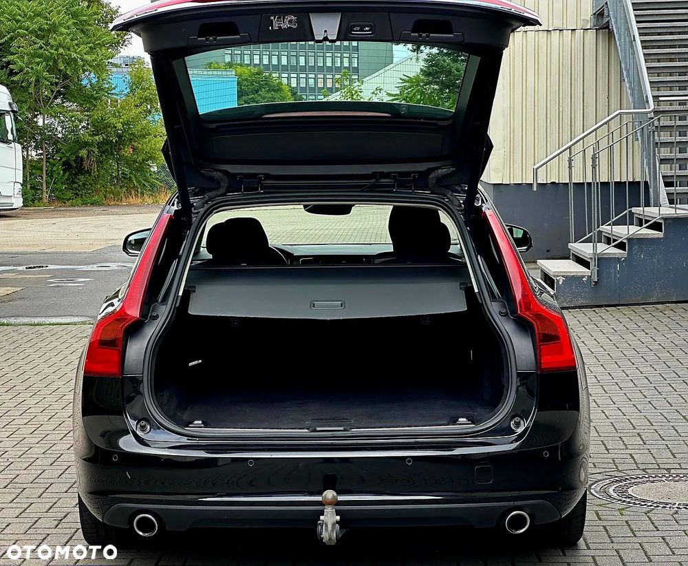 Volvo V90 D4 Geartronic Momentum Pro - 24