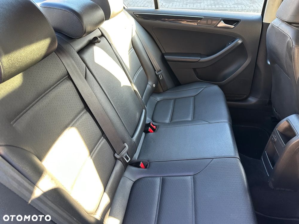 Volkswagen Jetta - 18