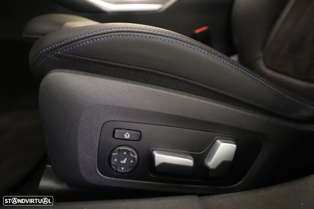 BMW 330 e Pack Desportivo M Auto - 30