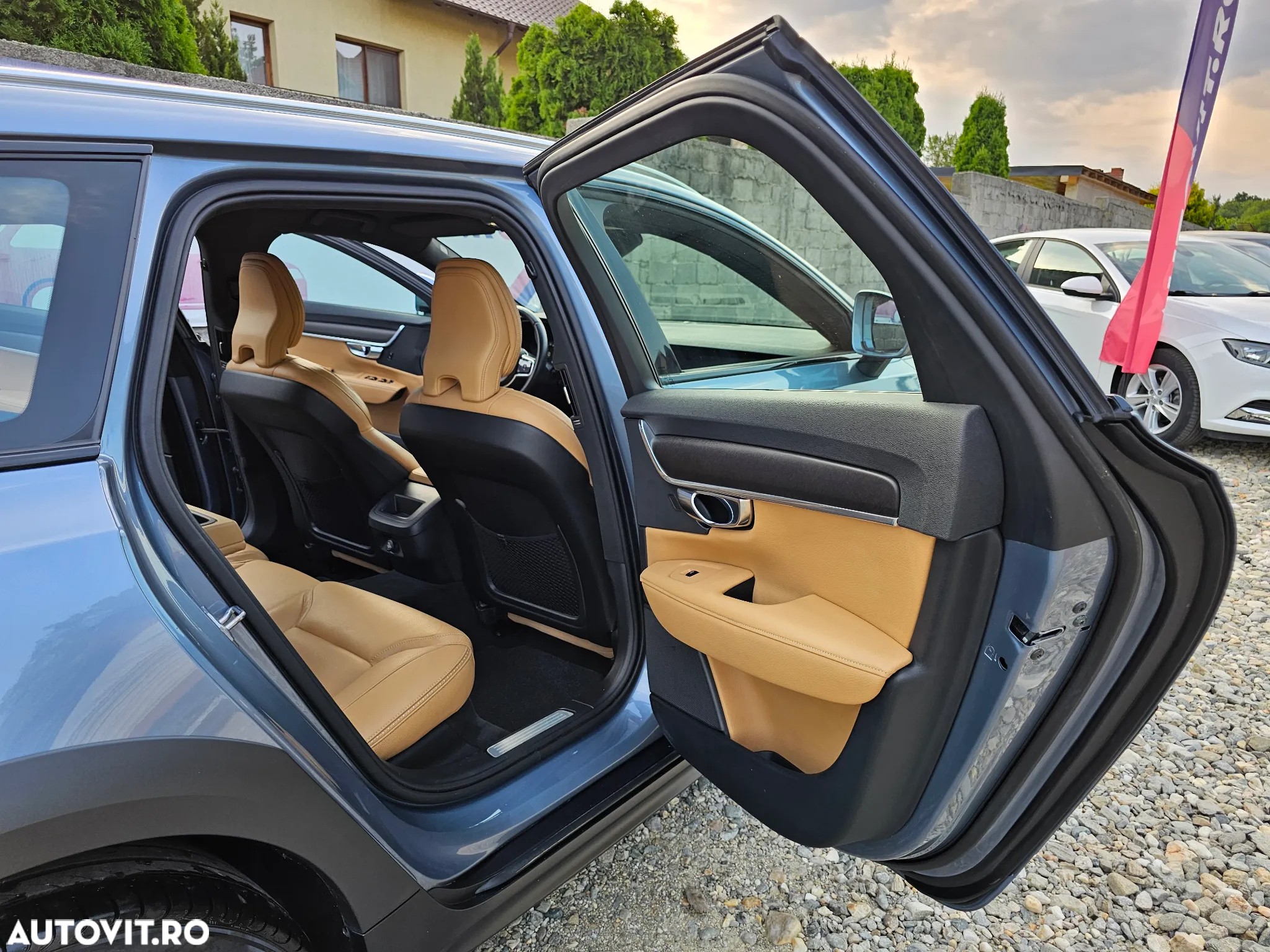 Volvo V90 Cross Country D4 AWD Geartronic Pro - 28