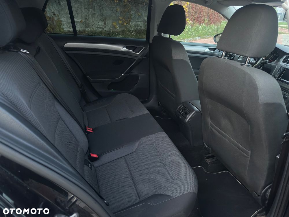 Volkswagen Golf - 19