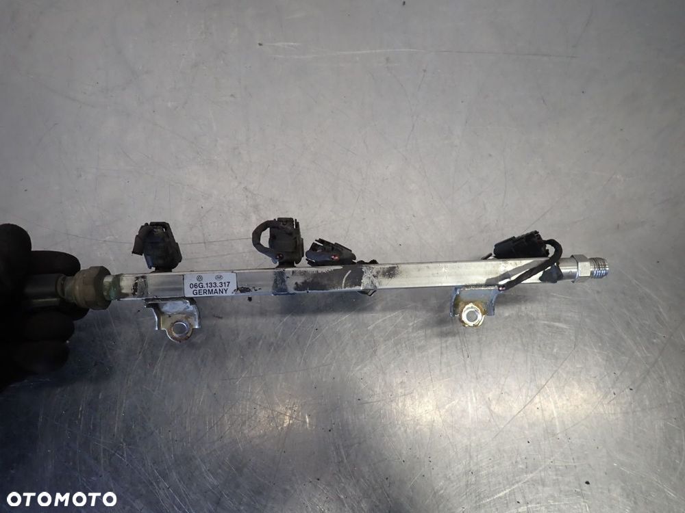 LISTWA WTRYSKOWA VOLKSWAGEN CADDY 2.0 III 06G133317 - 2