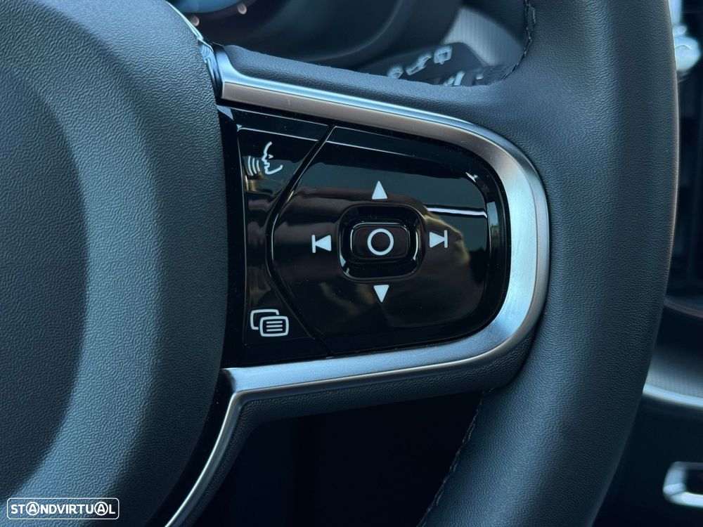 Volvo XC 60 2.0 T6 PHEV Black Edition AWD - 35