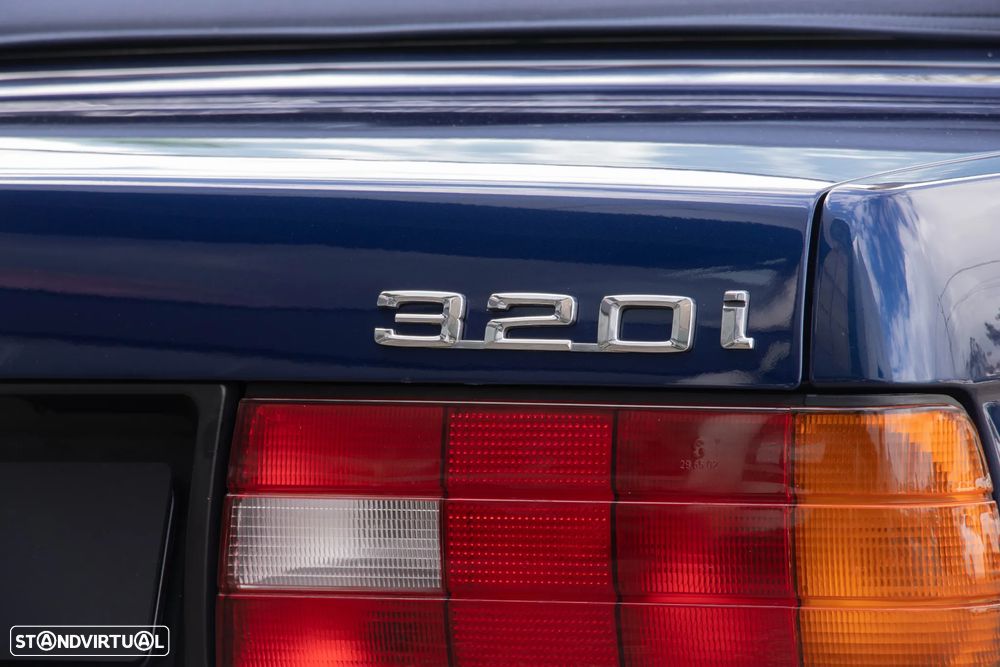BMW 320 i Cabriolet - 24