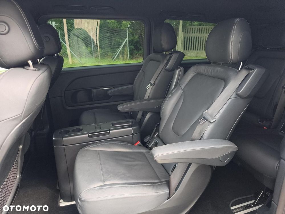 Mercedes-Benz Klasa V - 21