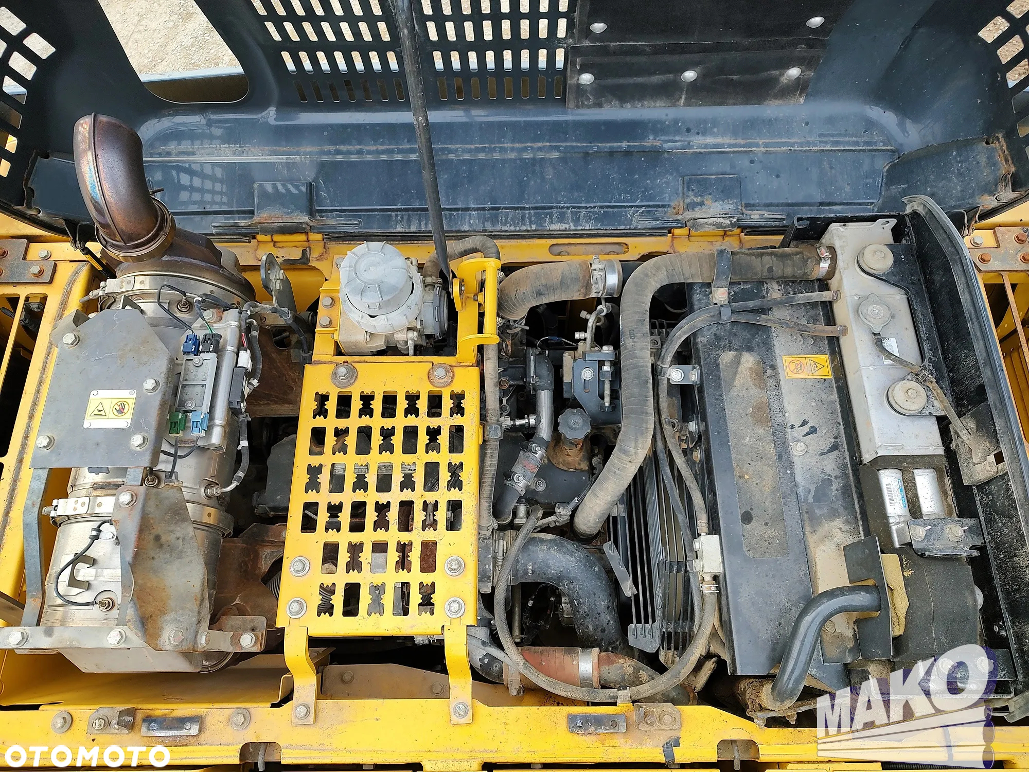 Komatsu PC210 LC-10 - 16