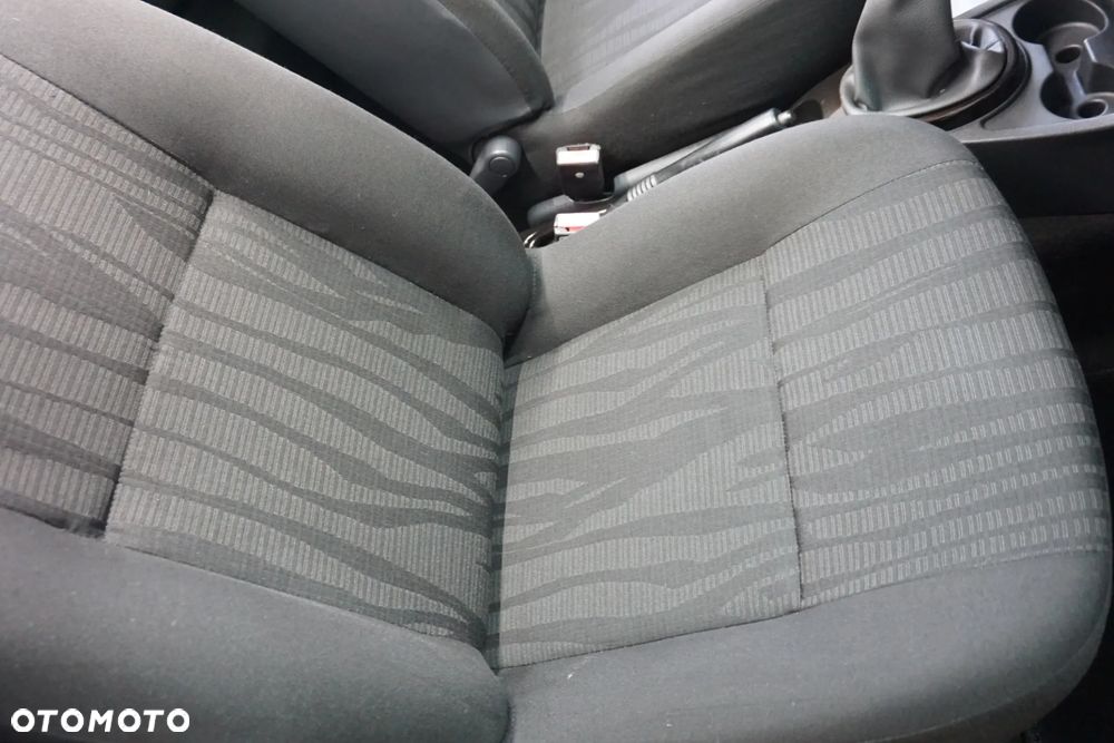 Dacia Duster 1.6 16V 4x2 - 23
