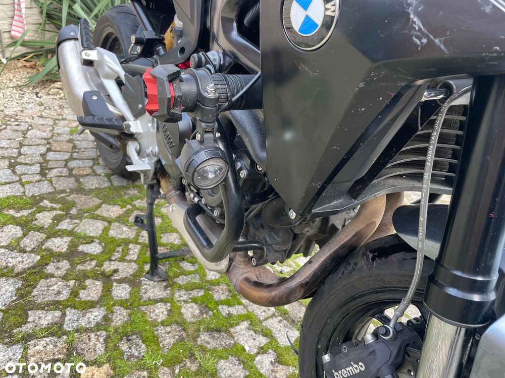BMW F - 22