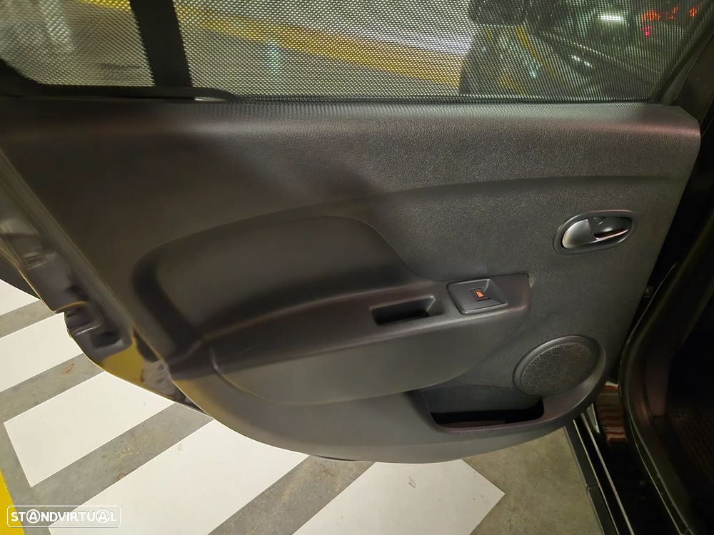Dacia Logan MCV 0.9 TCe Stepway - 28