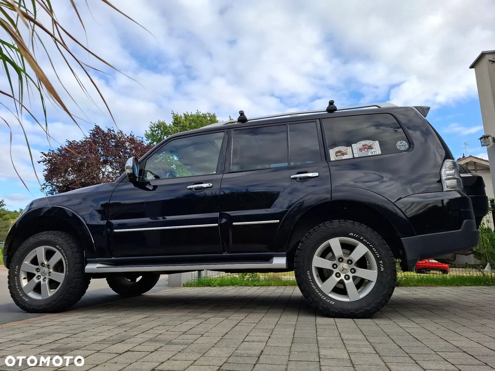 Mitsubishi Pajero - 1