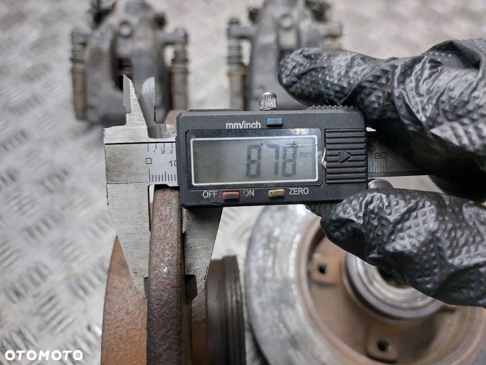 TARCZE HAMULCOWE TYŁ + ZACISKI CITROEN C4 I 1.6 THP - 5