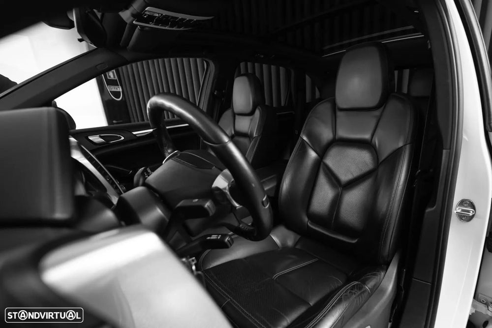 Porsche Cayenne S - 37