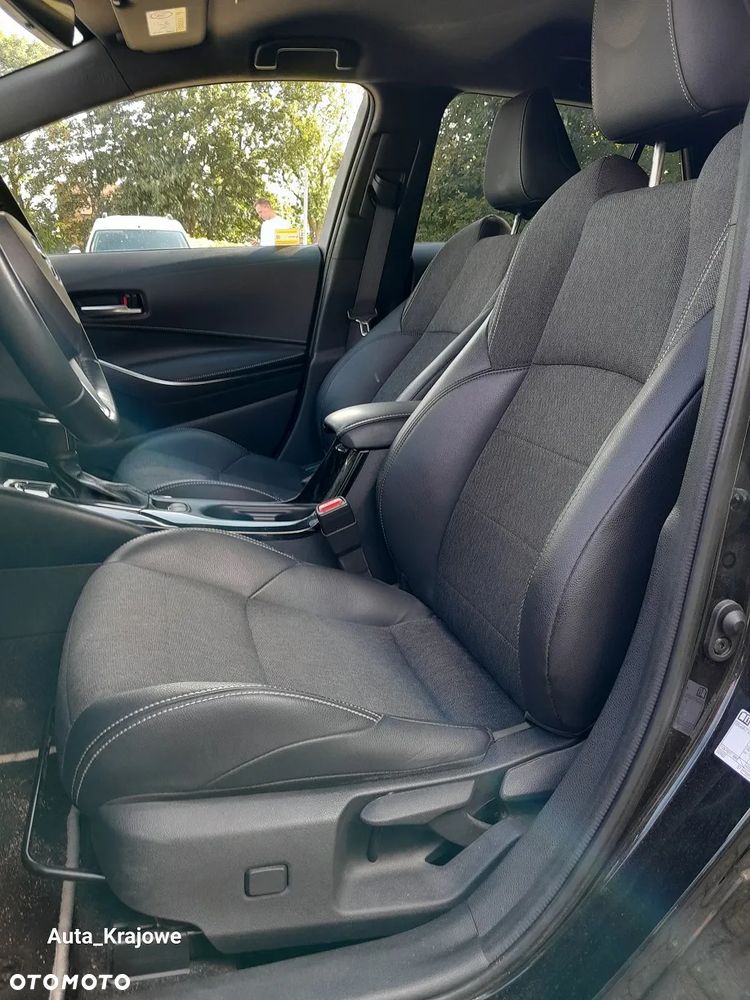 Toyota Corolla 1.8 Hybrid GPF Executive - 31
