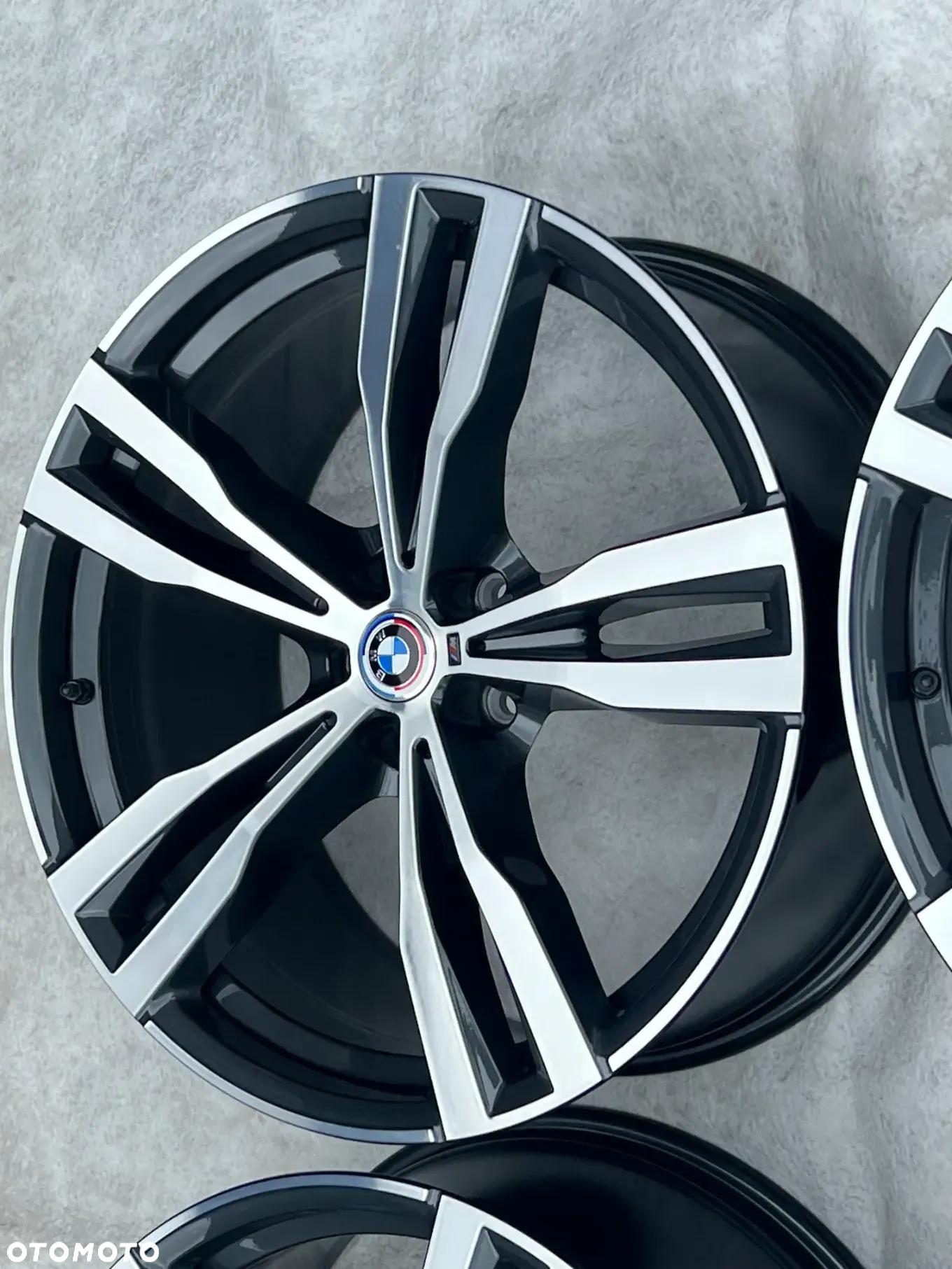 Oryginalne nowe  Felgi BMW X7 X5 X6 9,5x21et36 8074220 - 7