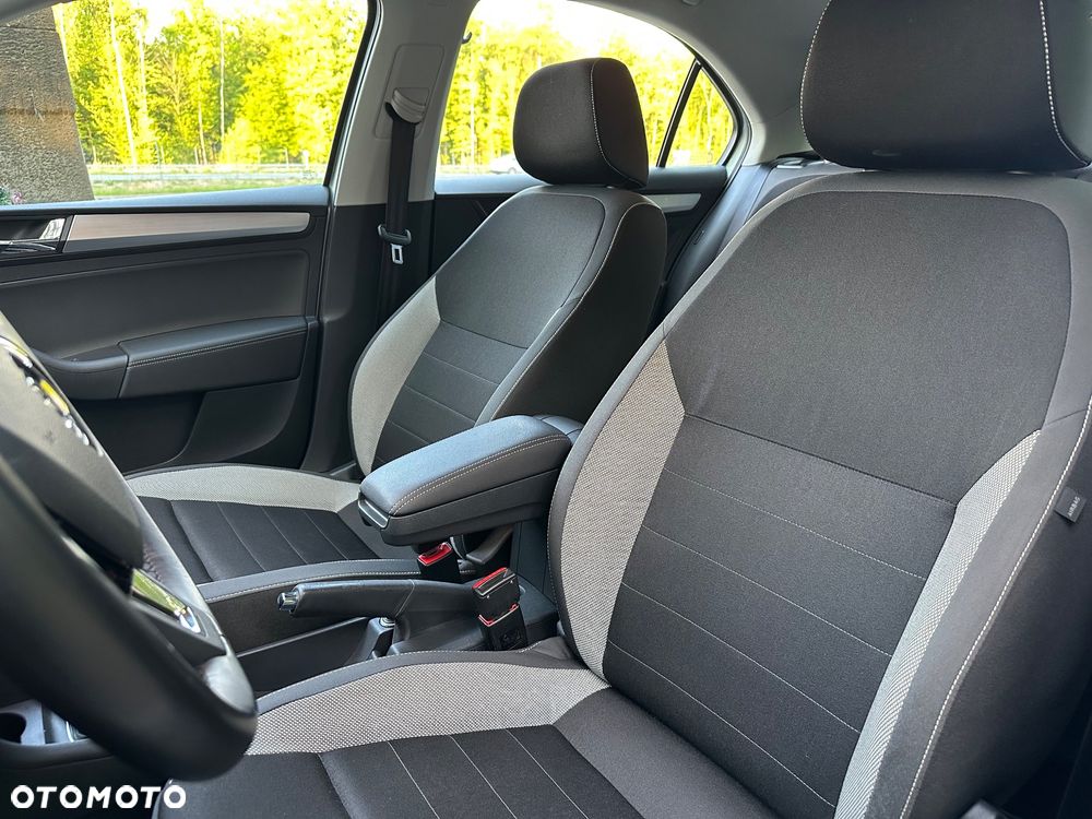 Skoda RAPID 1.0 TSI Ambition - 10
