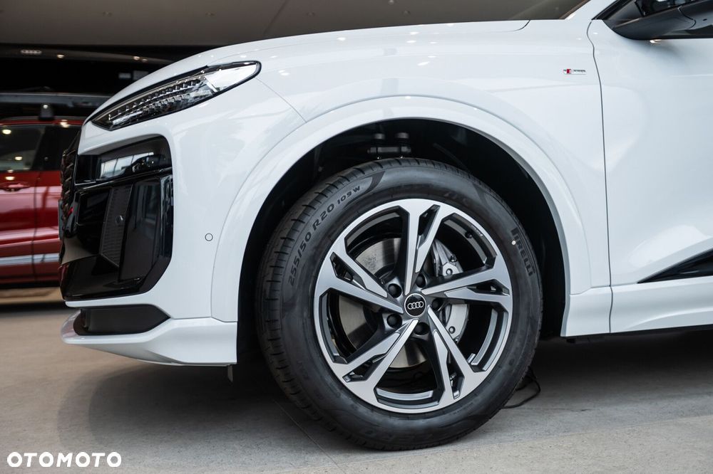 Audi Q6 e-tron - 6
