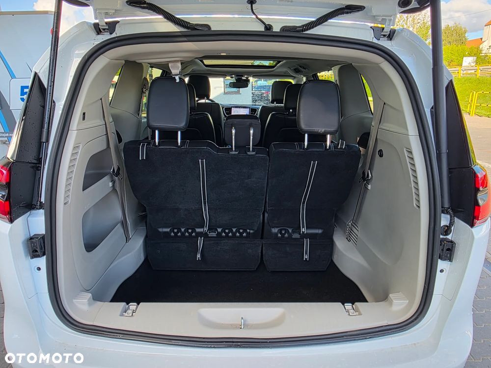 Chrysler Pacifica - 7