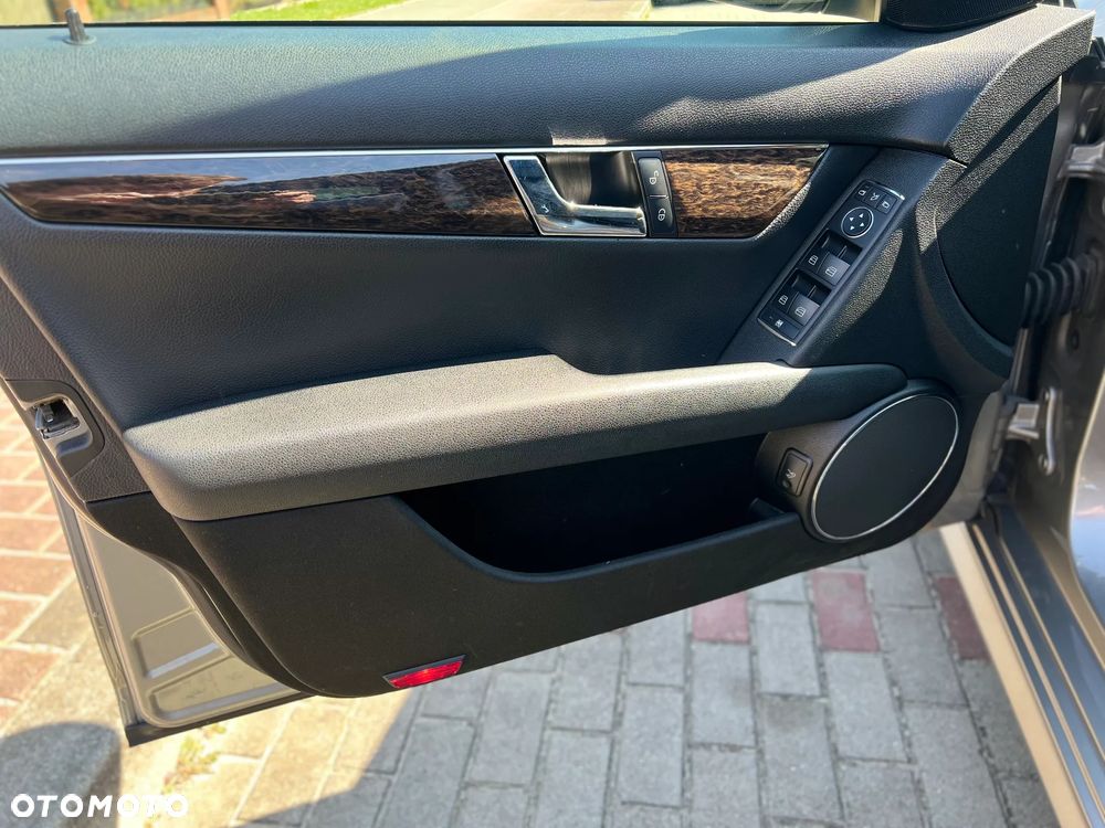 Mercedes-Benz Klasa C - 21