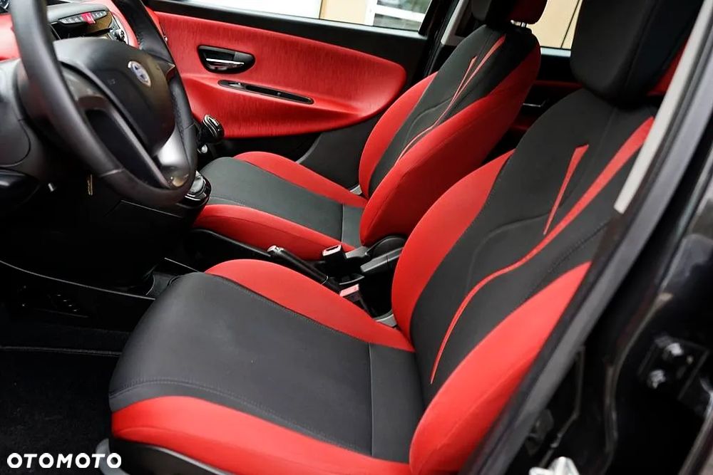 Lancia Ypsilon Y 0.9 TwinAir Turbo 8V Gold - 15