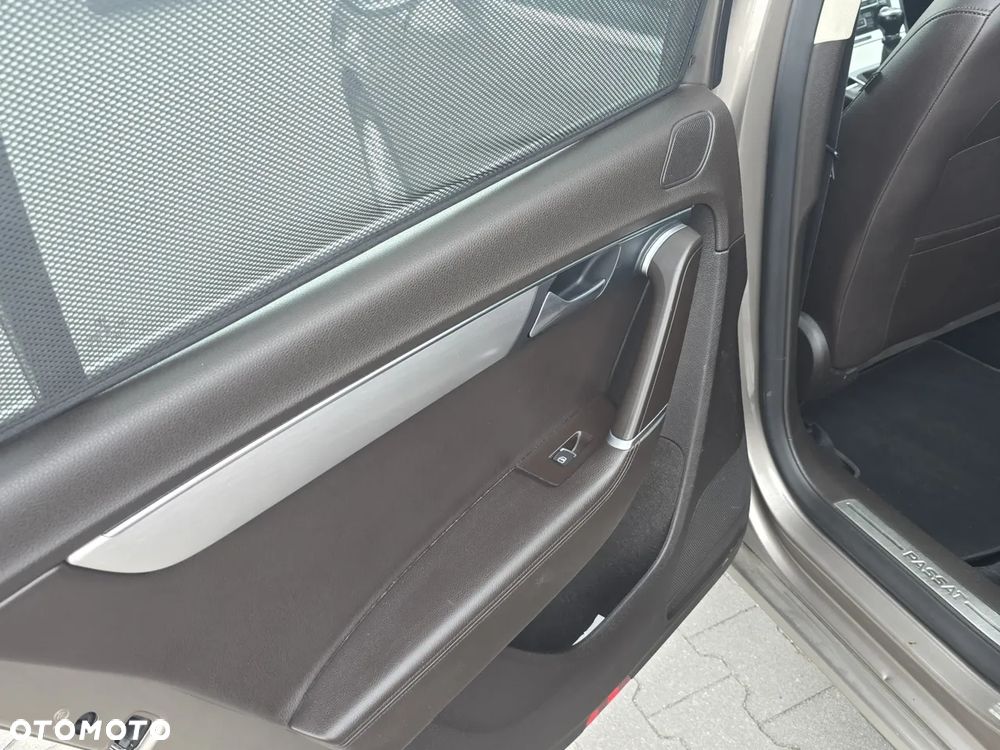 Volkswagen Passat 1.6 TDI BlueMotion Technology Highline - 13