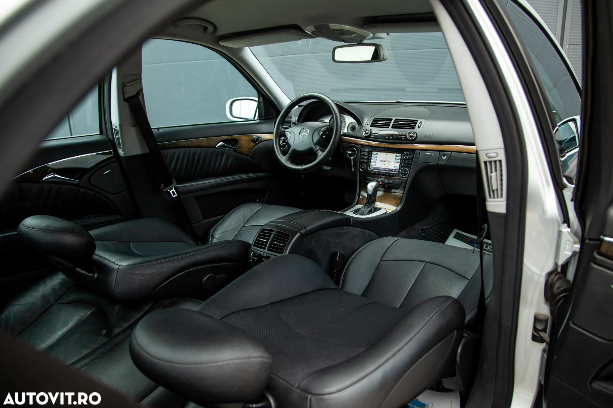 Mercedes-Benz E 320 T CDI 7G-TRONIC Avantgarde - 19