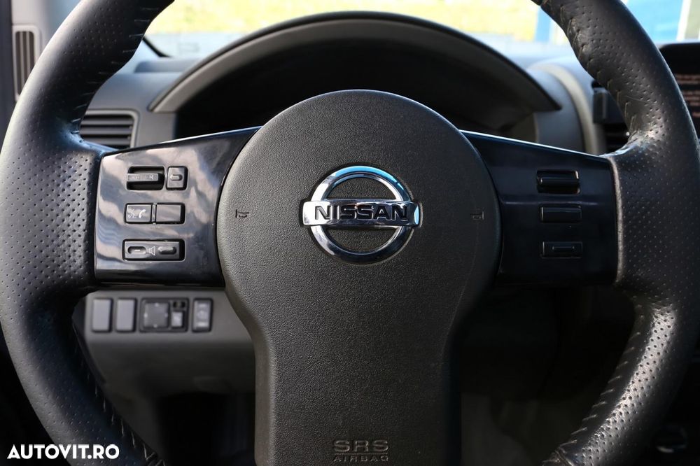 Nissan Pathfinder 2.5 dCi Premium - 35