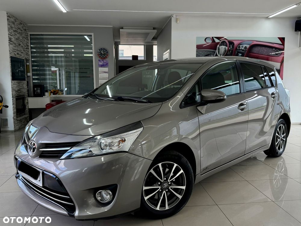 Toyota Verso 1.6 D-4D Prestige - 2