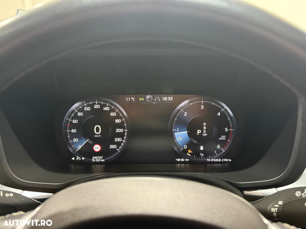 Volvo XC 60 B4 MHEV Momentum - 13