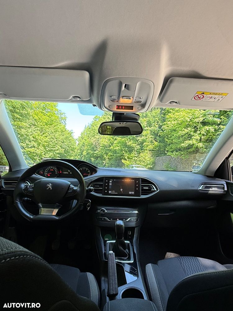 Peugeot 308 1.2 L PureTech Turbo Allure - 11