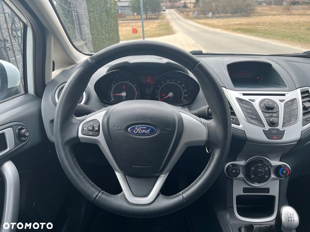 Ford Fiesta 1.25 Champions Edition - 25