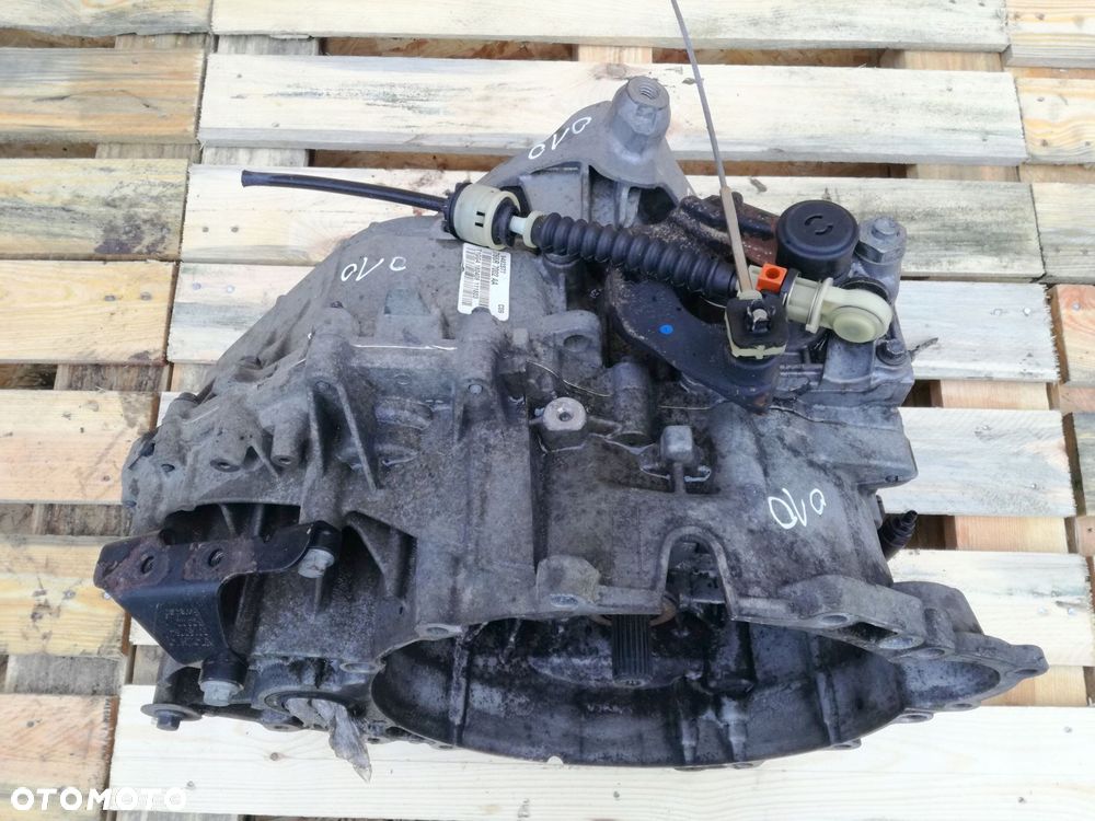 volvo v50 skrzynia biegów 766r 7002 aa manualna 2.4 diesel 180km 2008 - 3