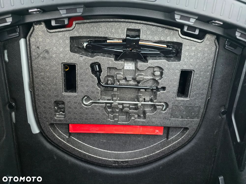 Toyota Corolla 2.0 Hybrid Comfort - 31