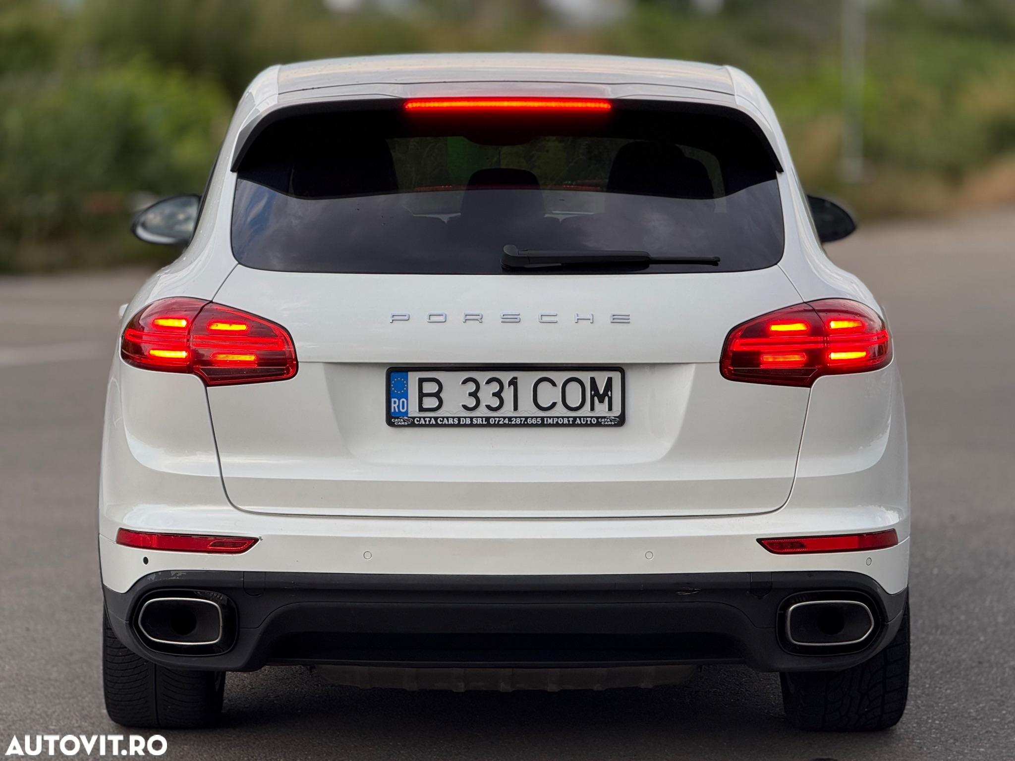 Porsche Cayenne 3.0 L - 6