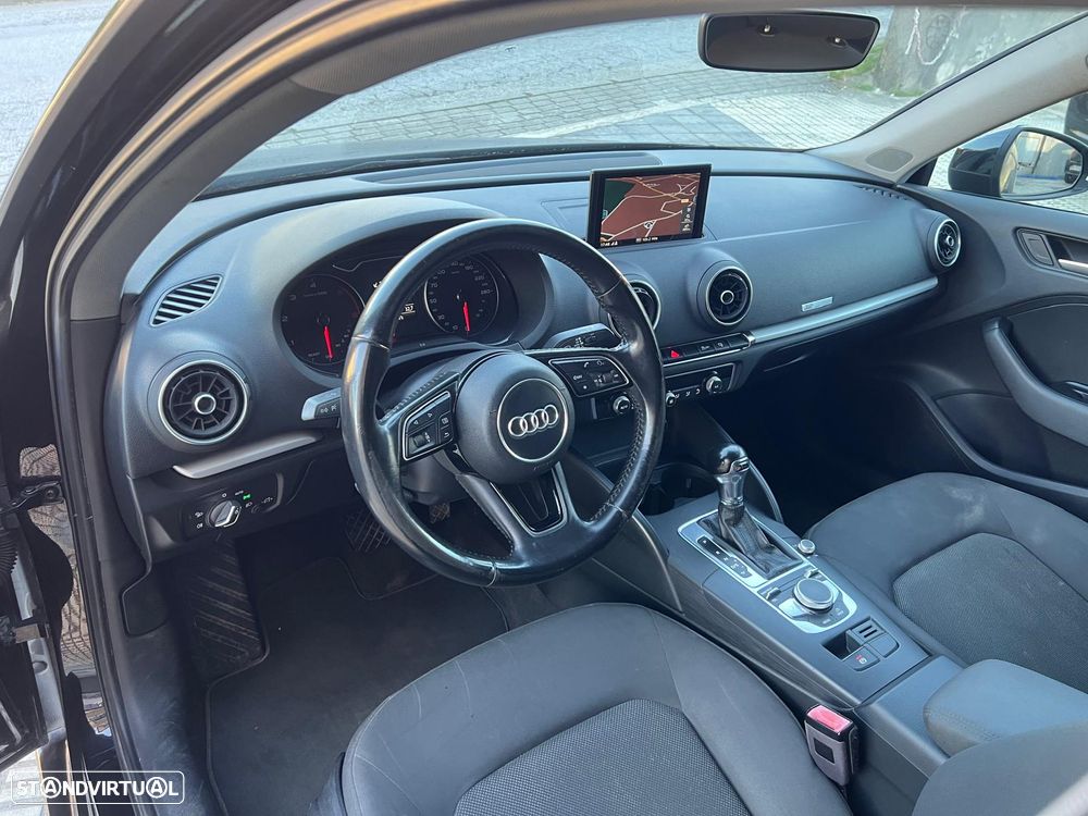 Audi A3 Sportback 1.6 TDI S tronic design - 14