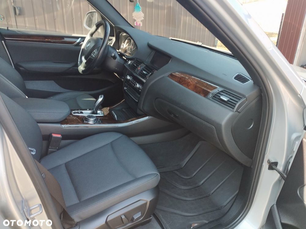 BMW X3 xDrive28i xLine - 8