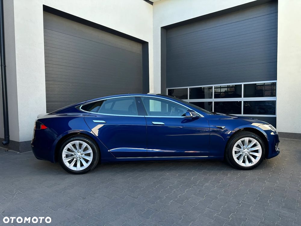 Tesla Model S - 1