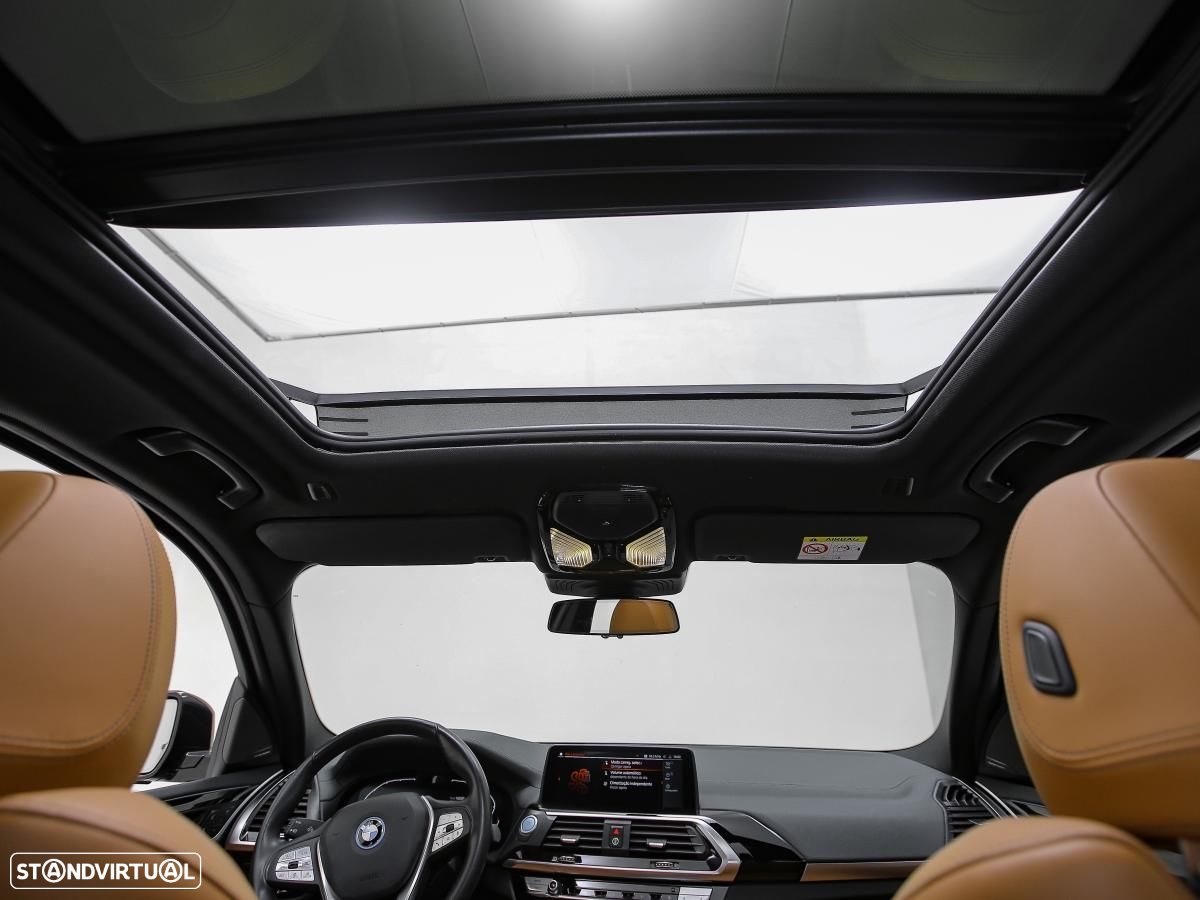 BMW iX3 - 13