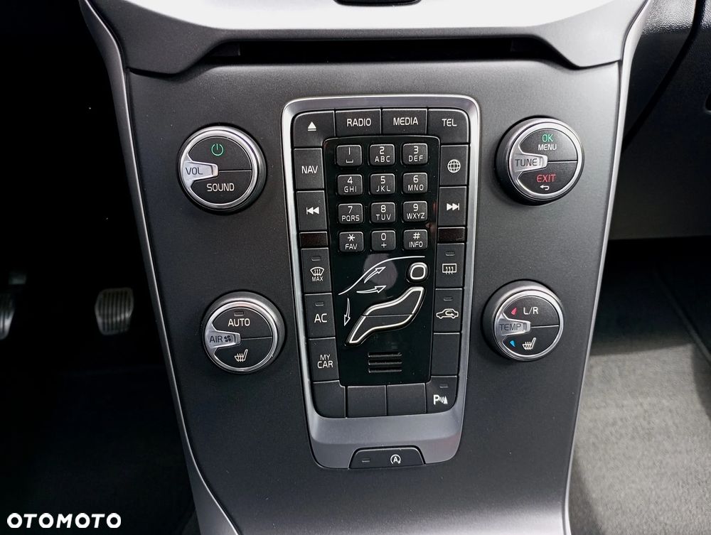Volvo V40 D2 Momentum - 23