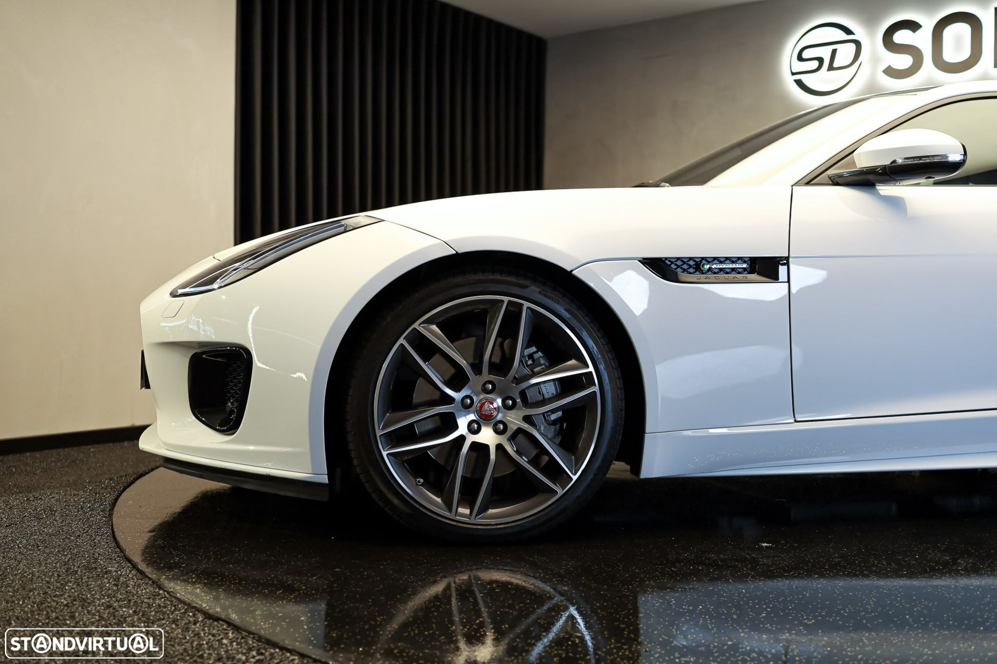Jaguar F-Type 2.0 i4 R-Dynamic - 33