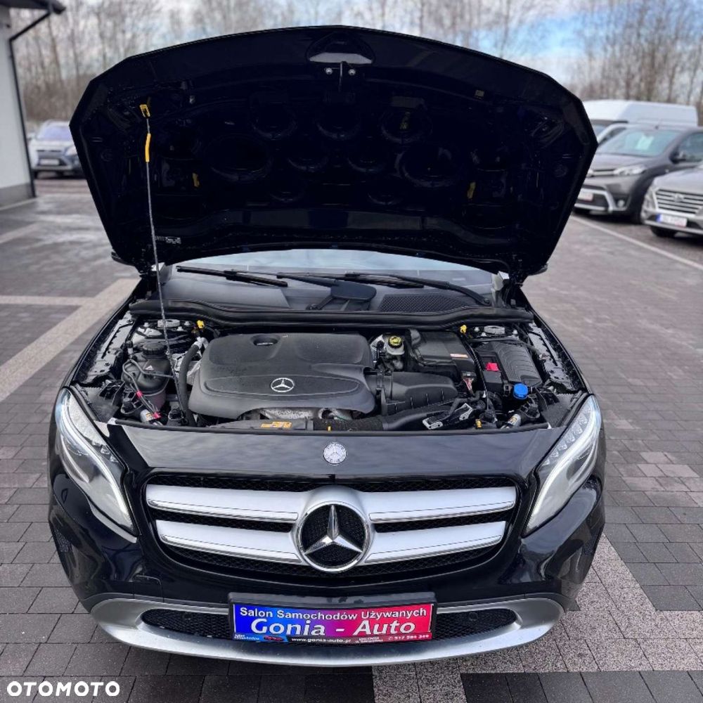 Mercedes-Benz GLA - 4