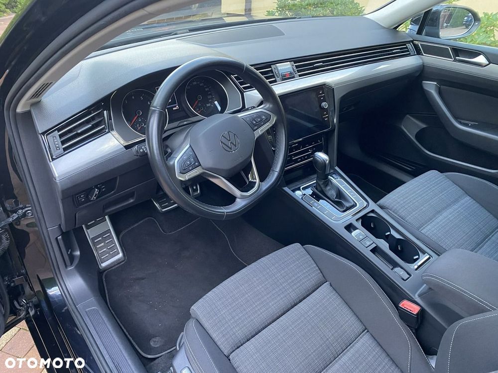Volkswagen Passat - 25