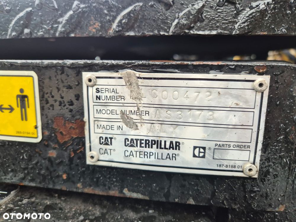 Caterpillar AP 300 / ROZŚCIEŁACZ DO ASFALTU / SERWISOWANY / 1WŁ / WIBRACJE + PODGRZEWANY STÓŁ / MOŻLIWOŚĆ TRANSPORTU - 25