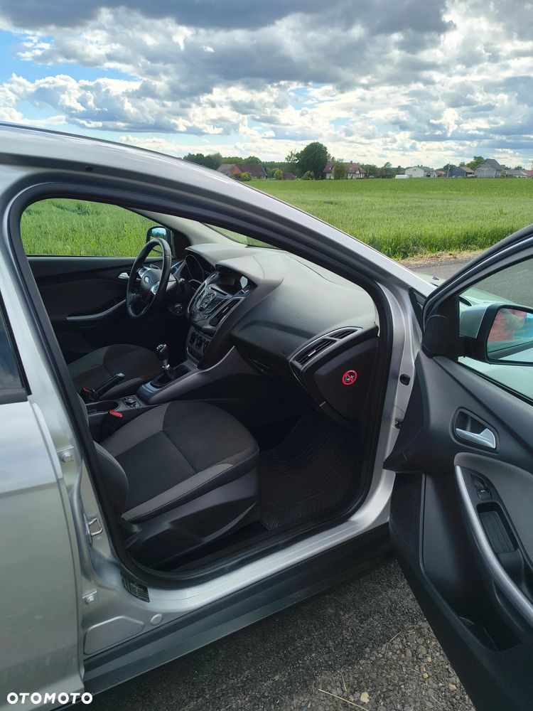 Ford Focus 1.6 TDCi DPF Champions Edition - 10