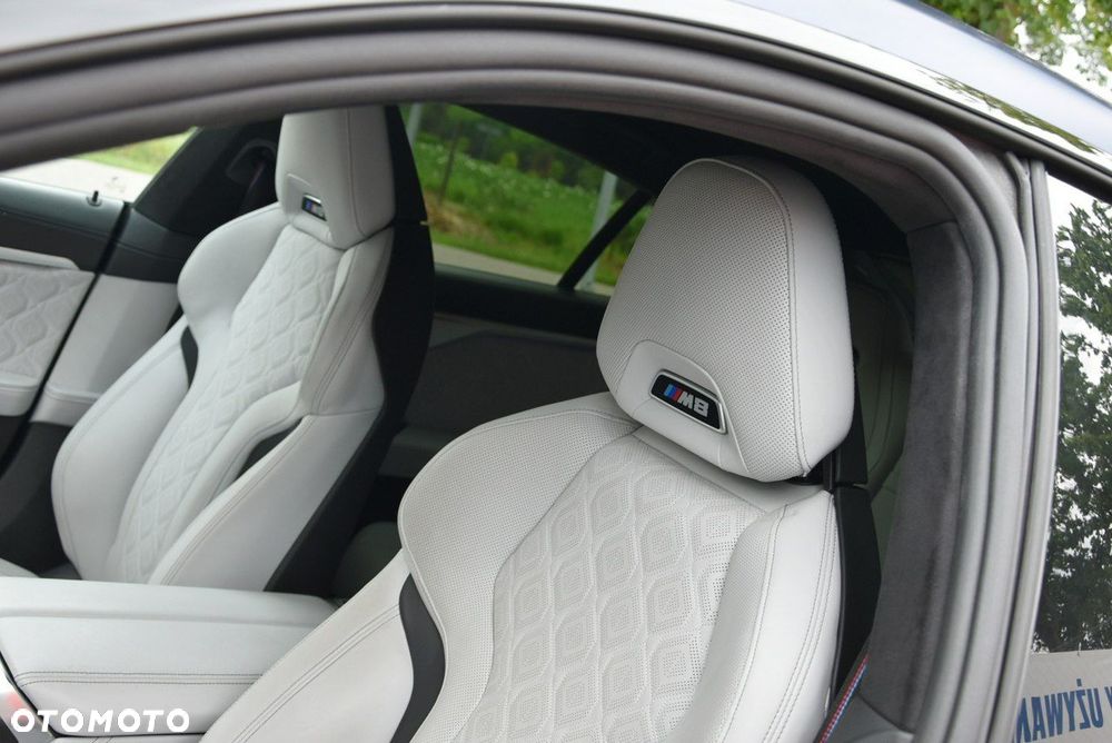 BMW M8 - 25