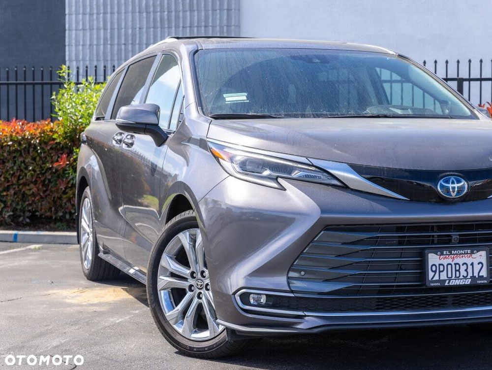 Toyota Sienna - 7