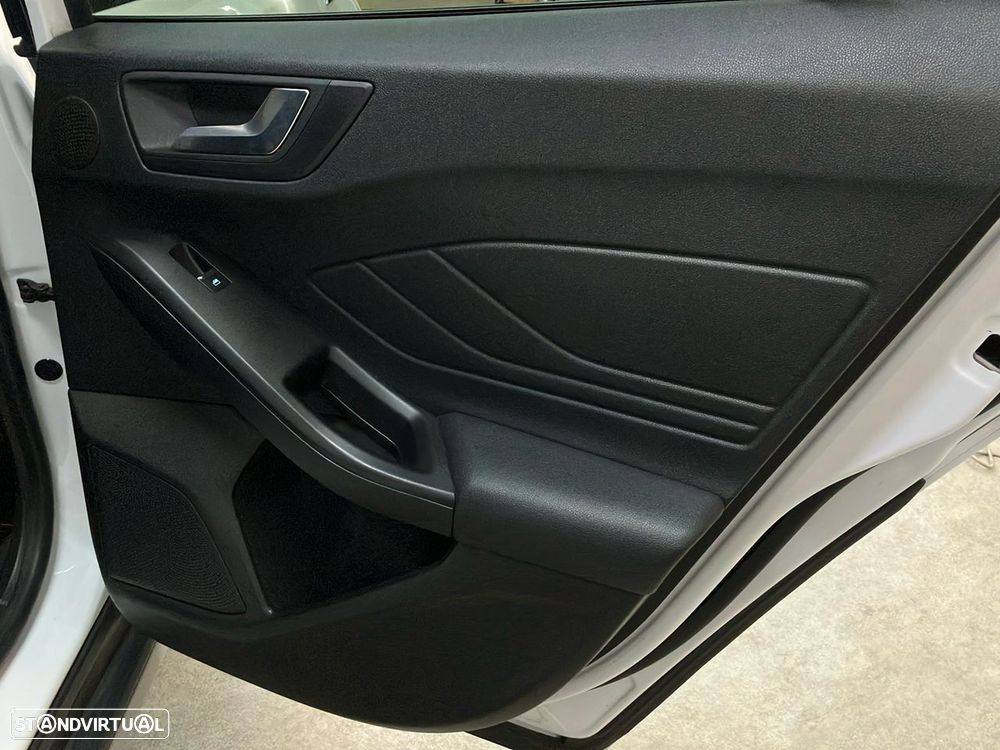 Ford Focus - 23